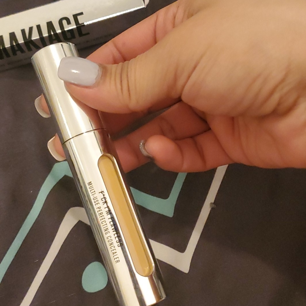 IL Makiage liquid concealer